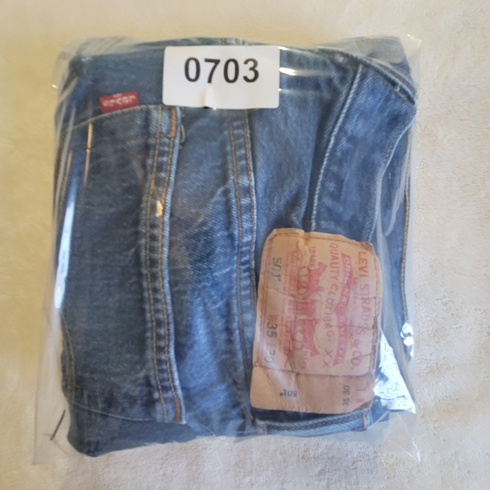 Y2K Levi's 501 Original Fit Mens 35x30 (33x27.5) Blue Jeans Straight Button Fly - Picture 14 of 14